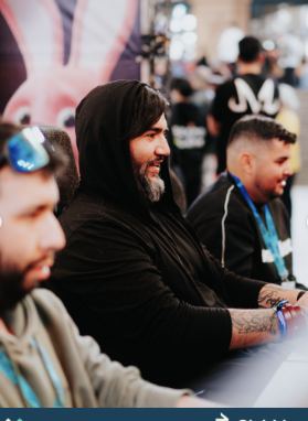 Lámina 6 de 7: Firmas en el Meet & Greet