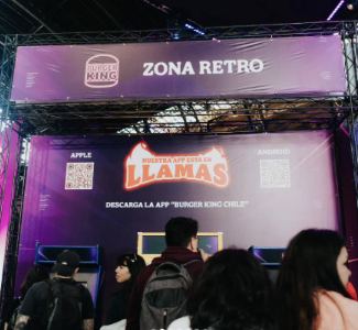 Lámina 2 de 7: Zona Retro de Burger King: “Nuestra app ahora es Llamas”, con QR