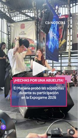 Lámina 1 de 1: CHV: “¡Hechas por una abuelita! El Mariana probó las sopaipillas”, en el escenario con Laru-chan